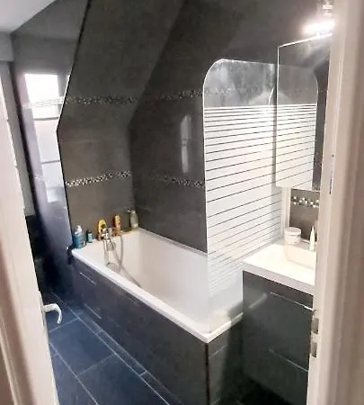 Holiday home Maison Chaleureuse Avec Piscine Privee A La Chapelle-en-Serval