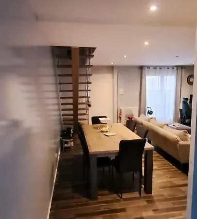 Maison Chaleureuse Avec Piscine Privee A Holiday home