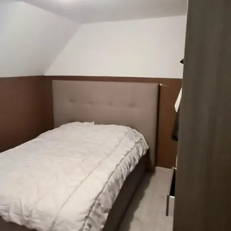 Maison Chaleureuse Avec Piscine Privee A